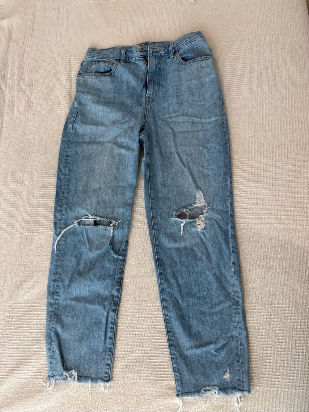 Uniqlo Light Blue Distressed Ankle Jeans